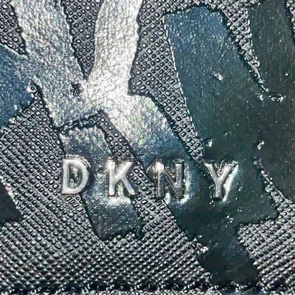 DKNY Sina MD Flap Shoulder Bag Crossbody Handbag with Embossed Logo Graffiti - Picture 7 of 7